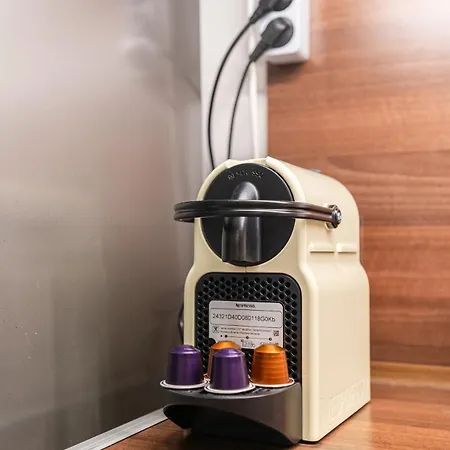 Garage-200m To Subway-prestige 08-1 Budapest