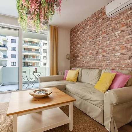 Garage-200m To Subway-prestige 08-1 Apartment Budapest