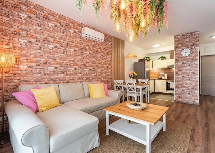 Garage-200m To Subway-prestige 08-1 * Будапешт