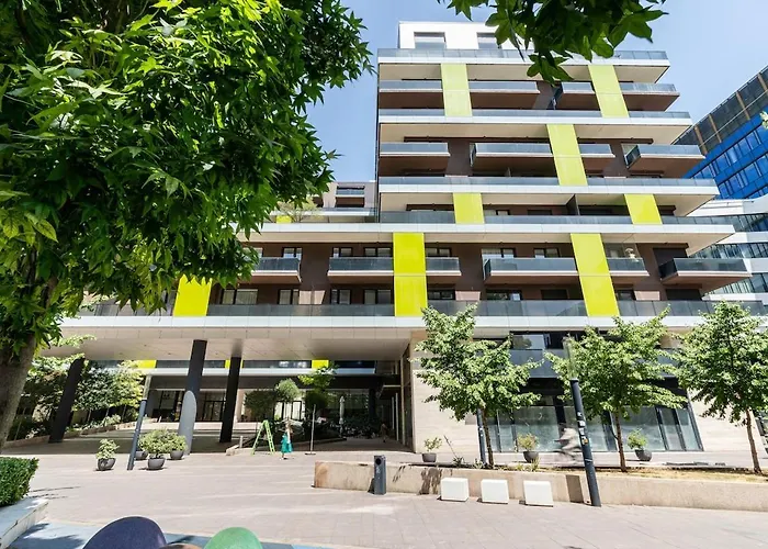 Garage-200m To Subway-prestige 08-1 Апартаменты *