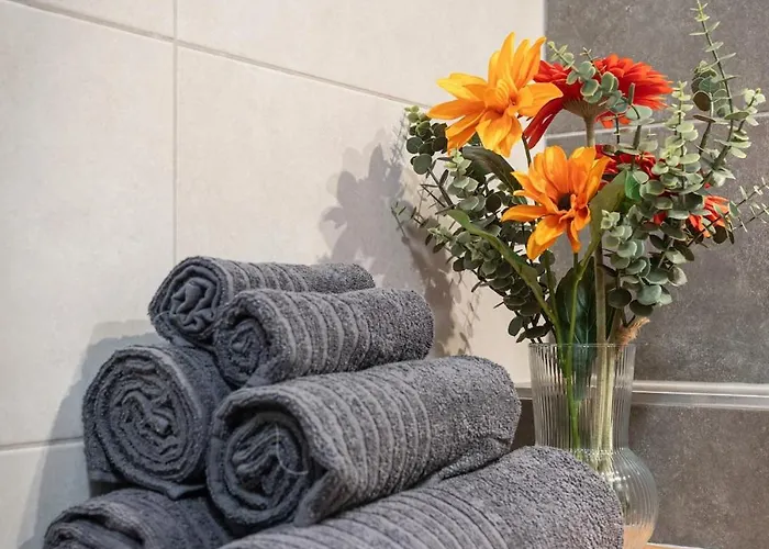 Garage-200m To Subway-prestige 08-1