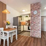 Apartment Garage-200m To Subway-prestige 08-1